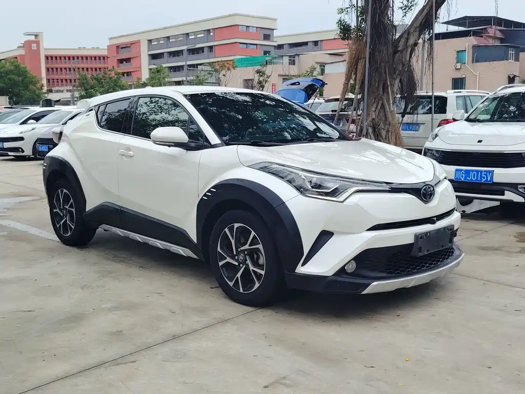 Toyota C-HR — фото 2