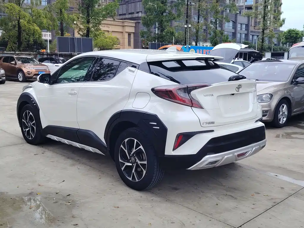 Toyota C-HR — фото 14