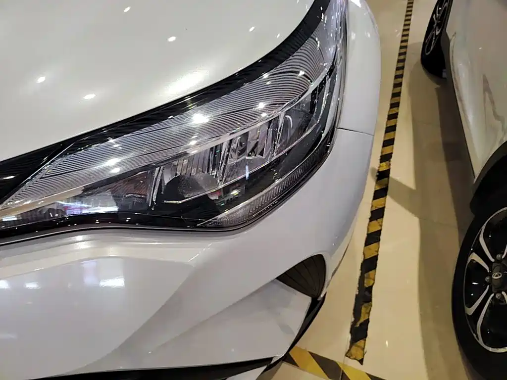 Toyota C-HR — фото 24