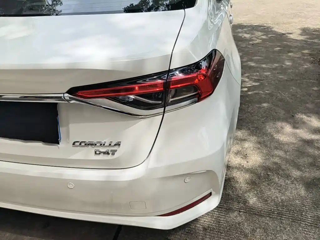 Toyota Corolla — фото 8