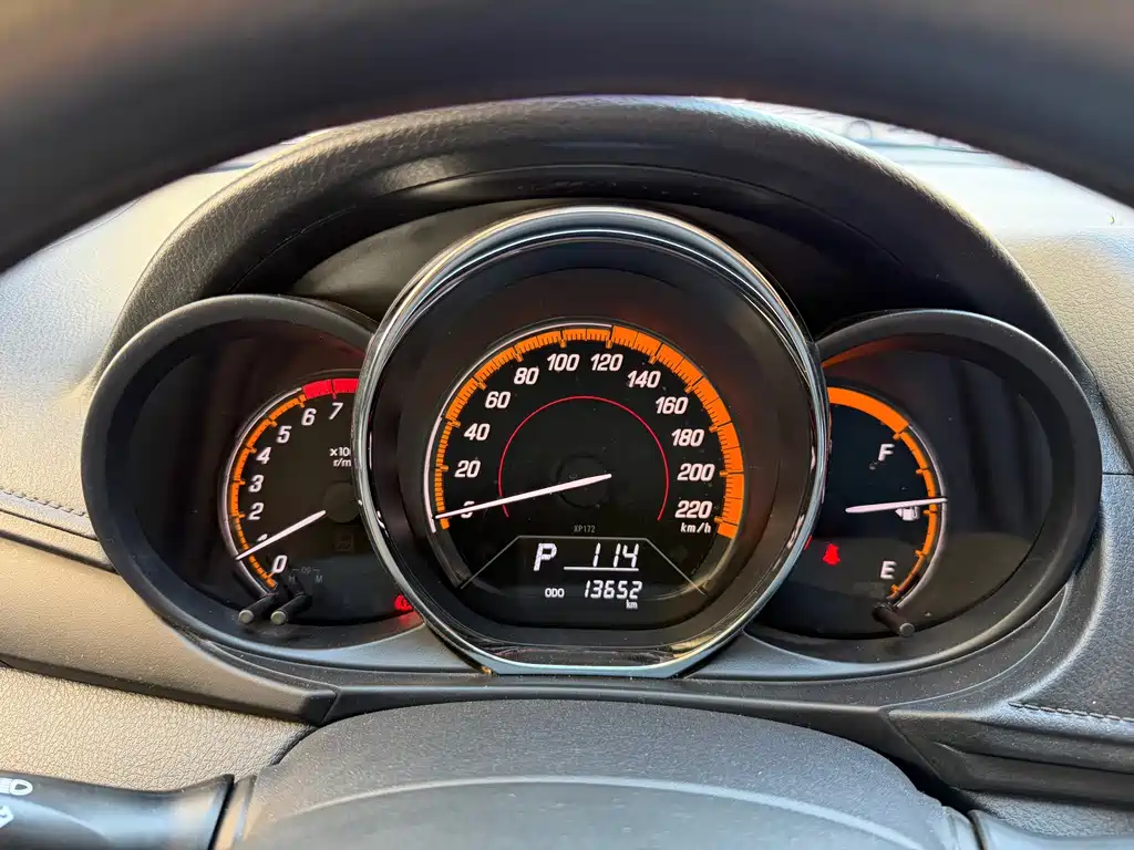 Toyota Yaris L — фото 6