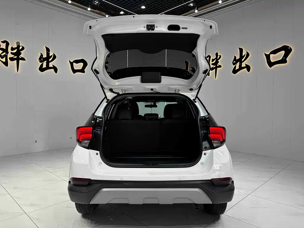 Toyota Yaris L — фото 14