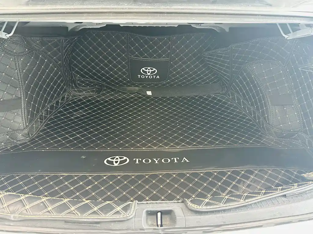 Toyota Corolla — фото 14