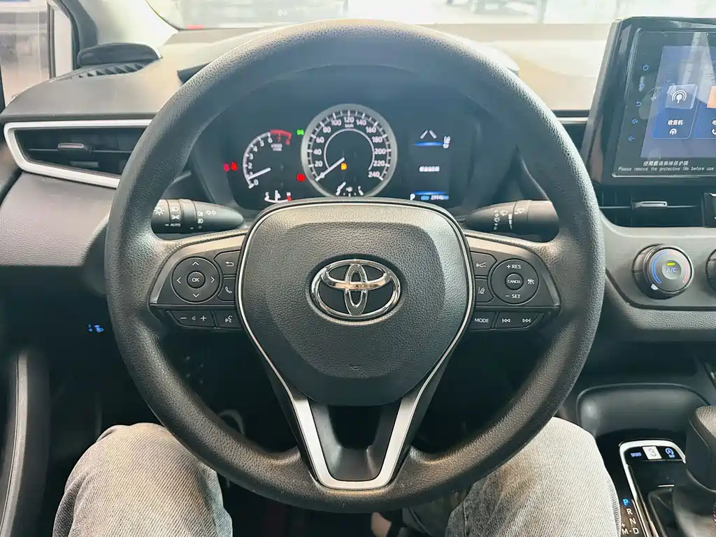 Toyota Corolla — фото 10