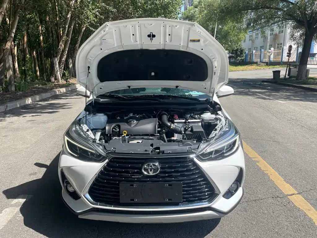 Toyota Yaris L — фото 24