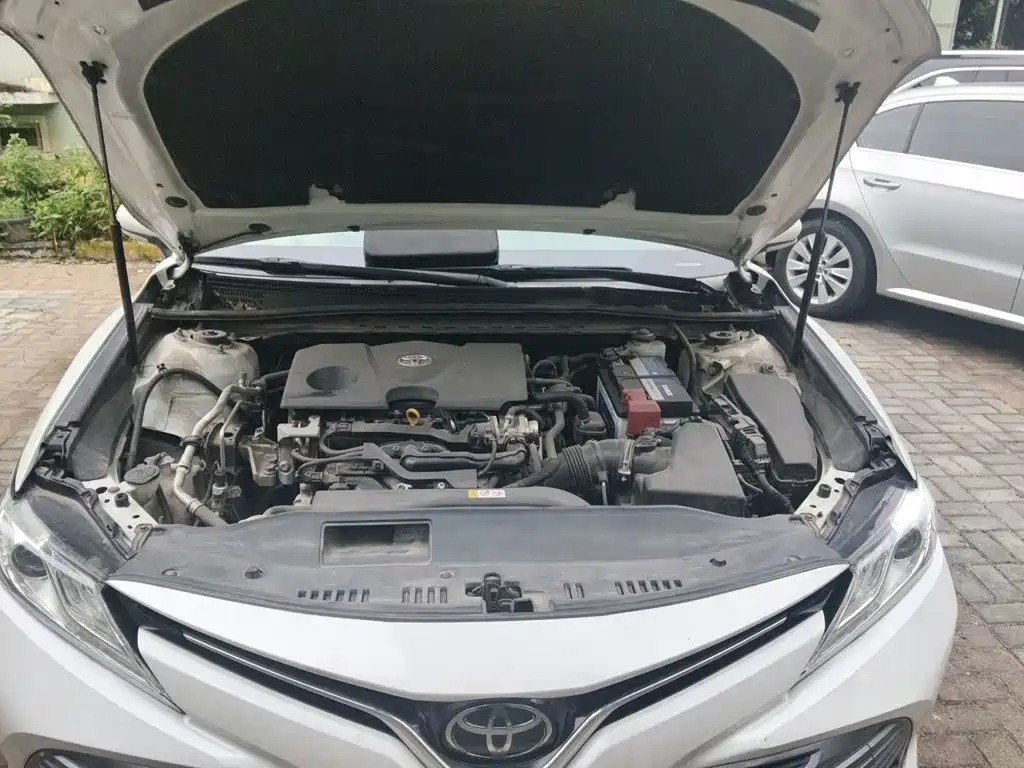 Toyota Camry — фото 11