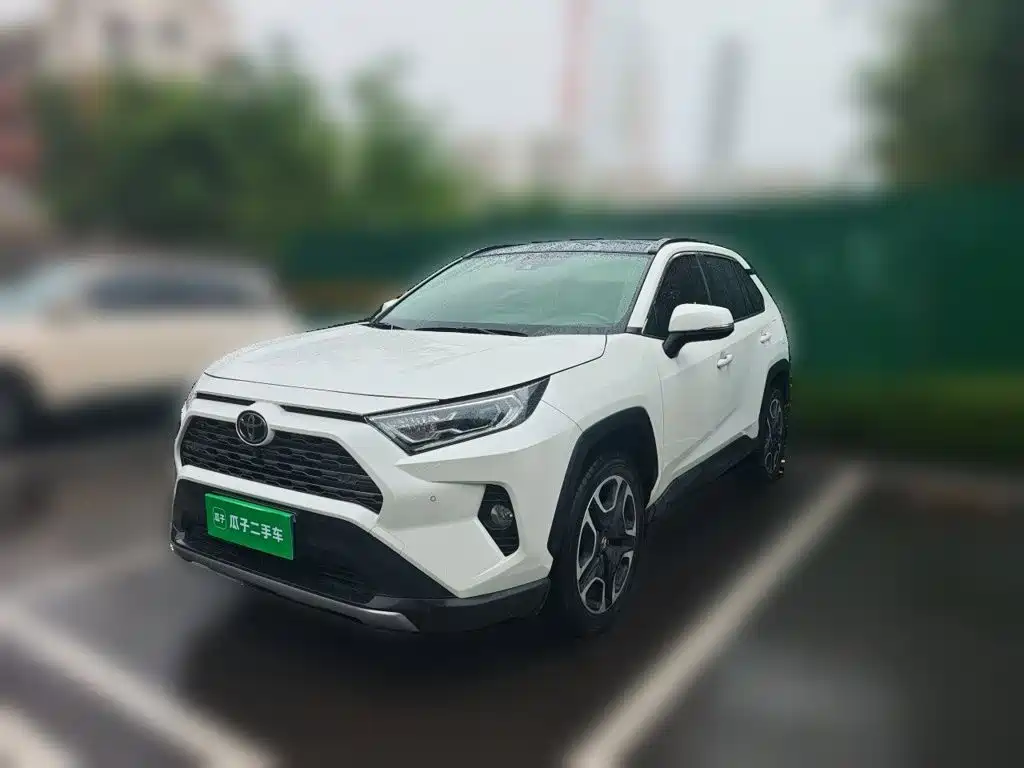 Toyota RAV4 — фото 2