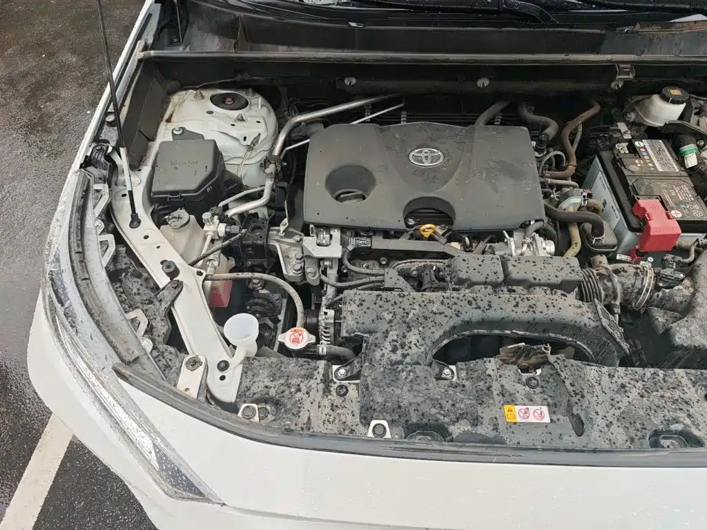 Toyota RAV4 — фото 21