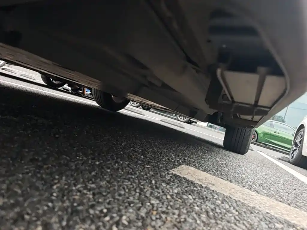 Toyota RAV4 — фото 19
