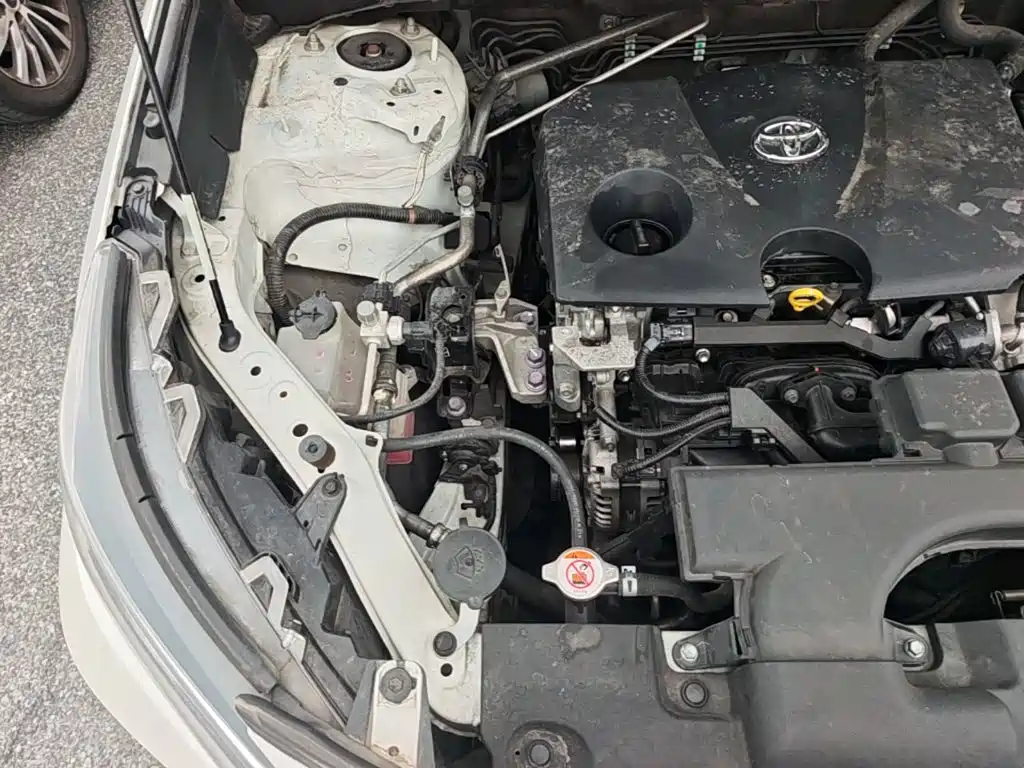 Toyota RAV4 — фото 21