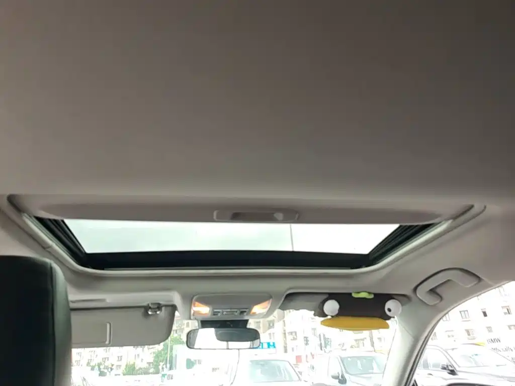 Toyota RAV4 — фото 9