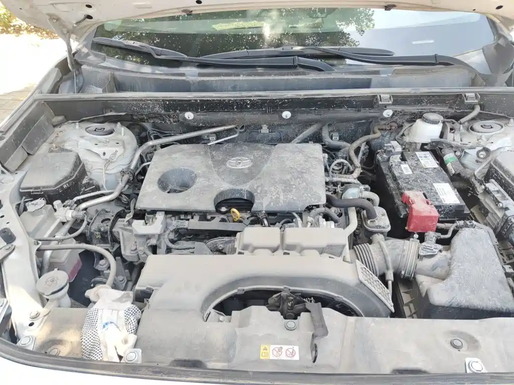 Toyota RAV4 — фото 11