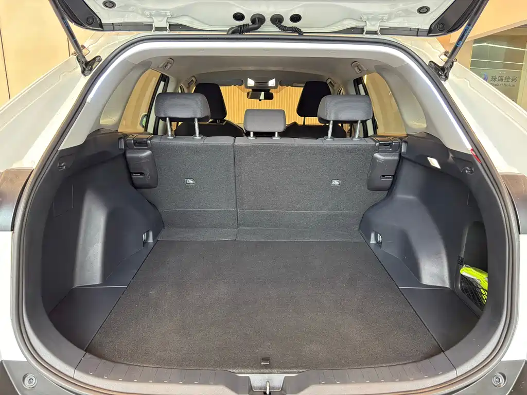 Toyota RAV4 — фото 13
