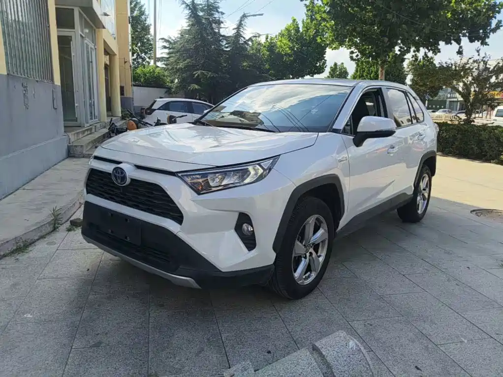 Toyota RAV4 — фото 2