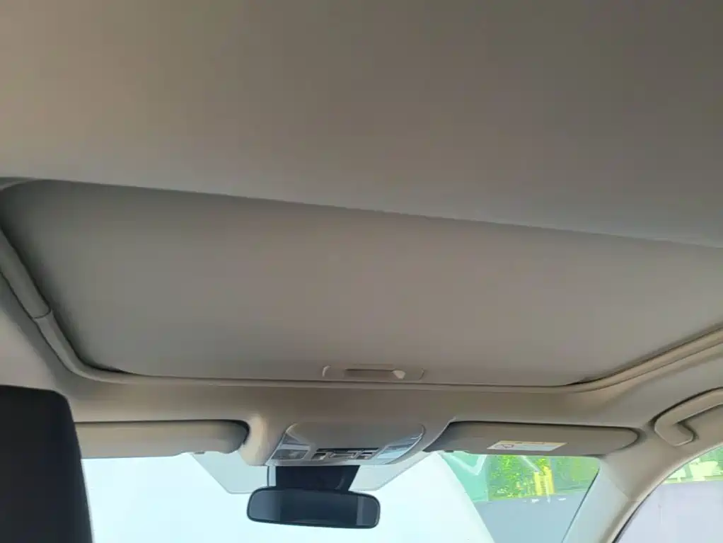 Toyota RAV4 — фото 18