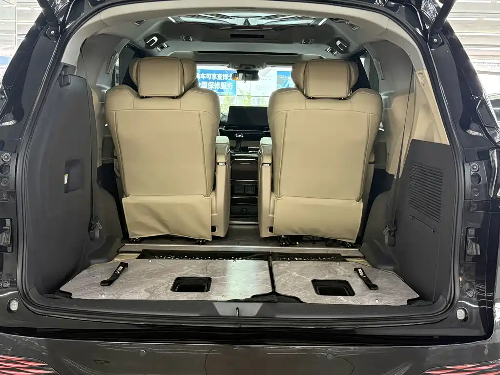 Toyota Sienna — фото 11