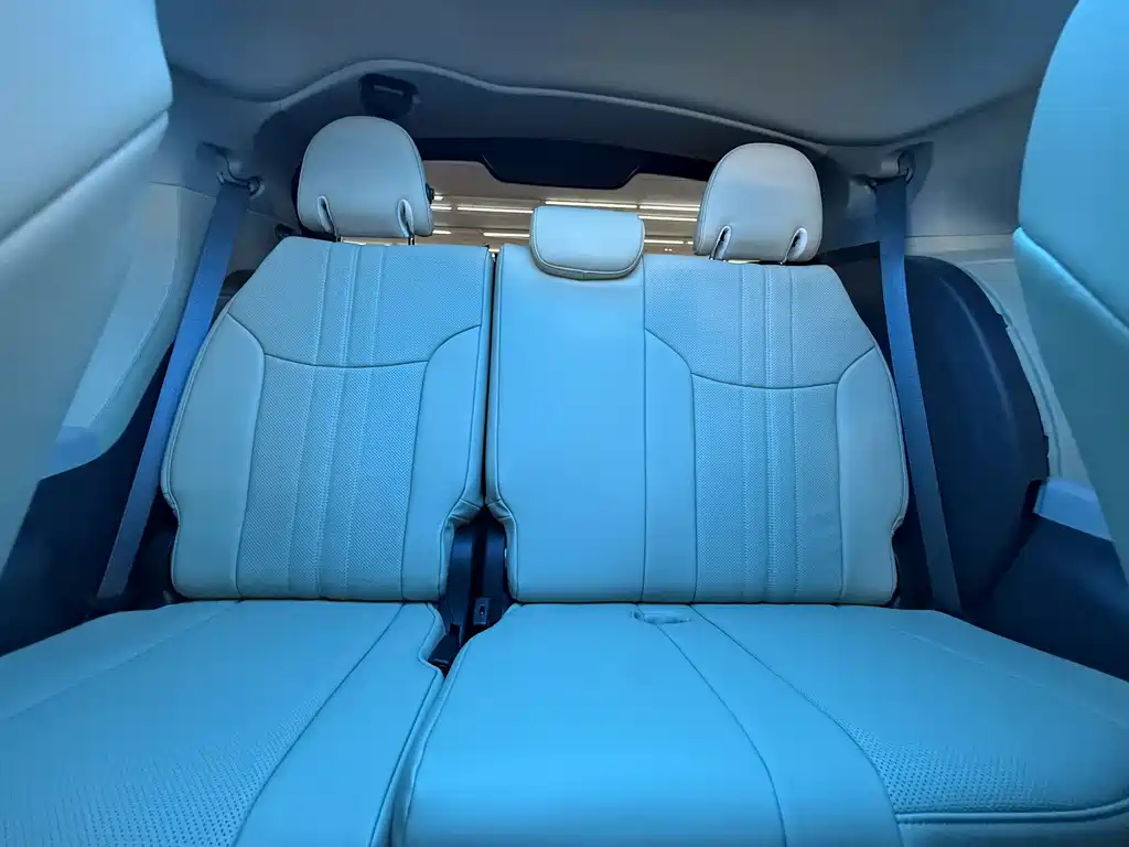 Toyota Sienna — фото 10