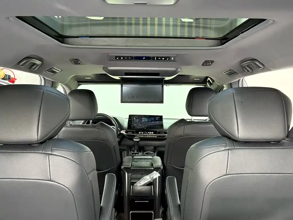 Toyota Sienna — фото 2