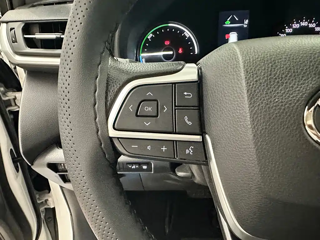 Toyota Granvia — фото 7