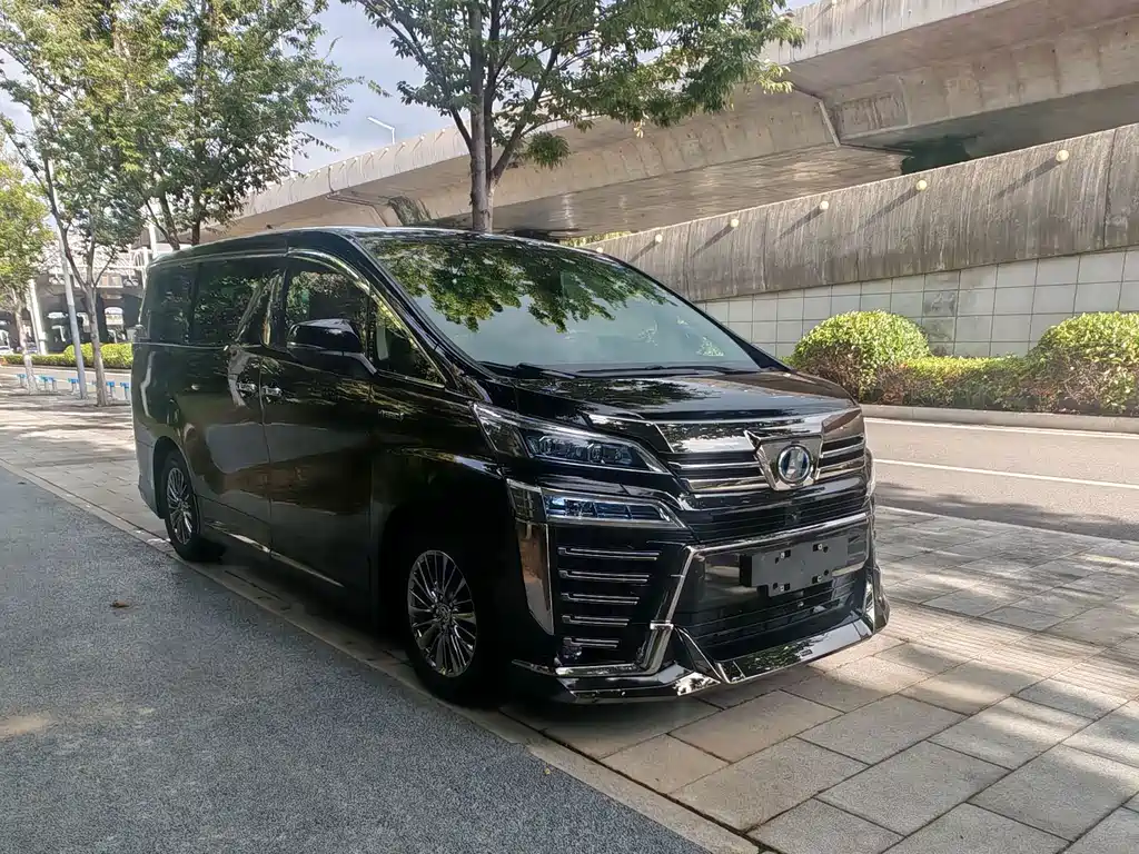 Toyota Vellfire — фото 3