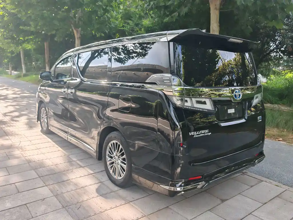 Toyota Vellfire — фото 9