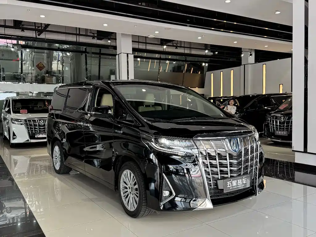 Toyota Alphard — фото 3