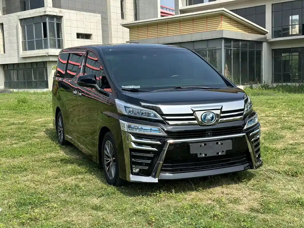 Toyota Vellfire — фото 2