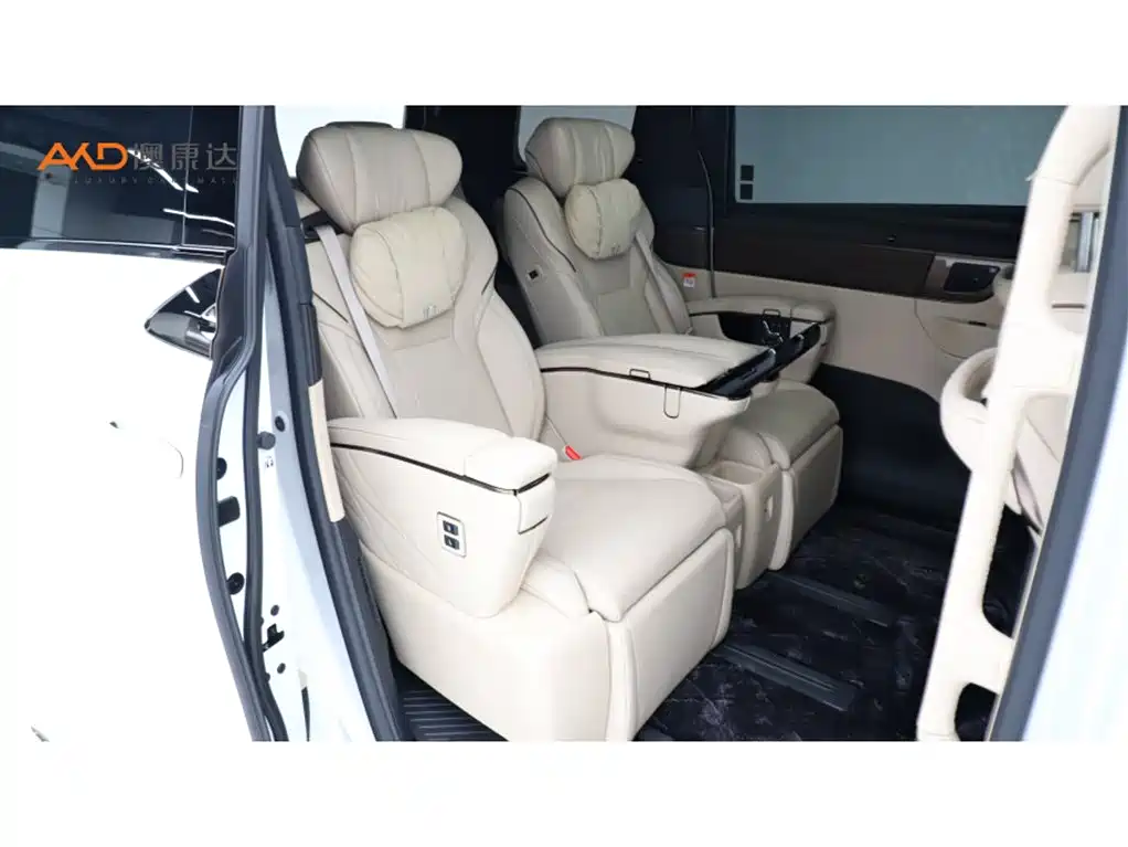 Toyota Vellfire — фото 8