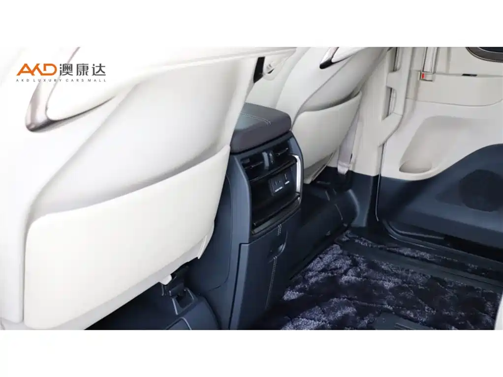 Toyota Vellfire — фото 10