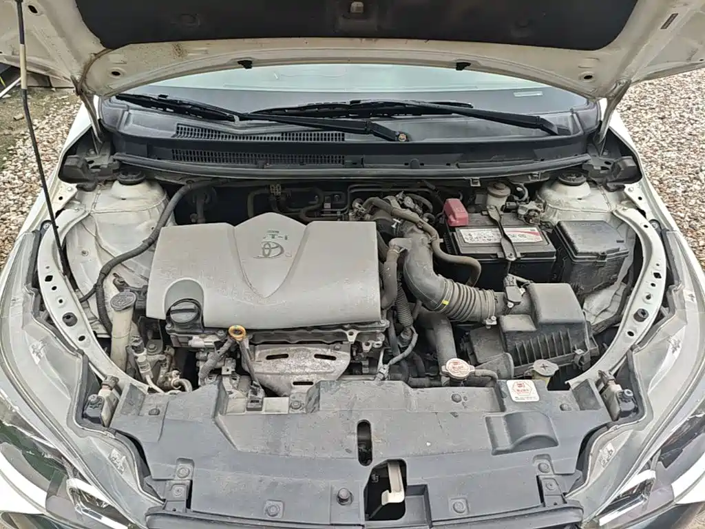 Toyota Yaris L — фото 20