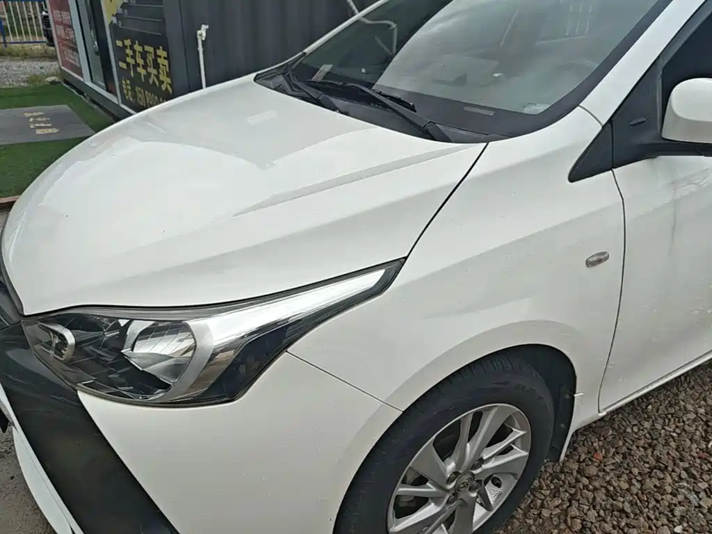Toyota Yaris L — фото 24