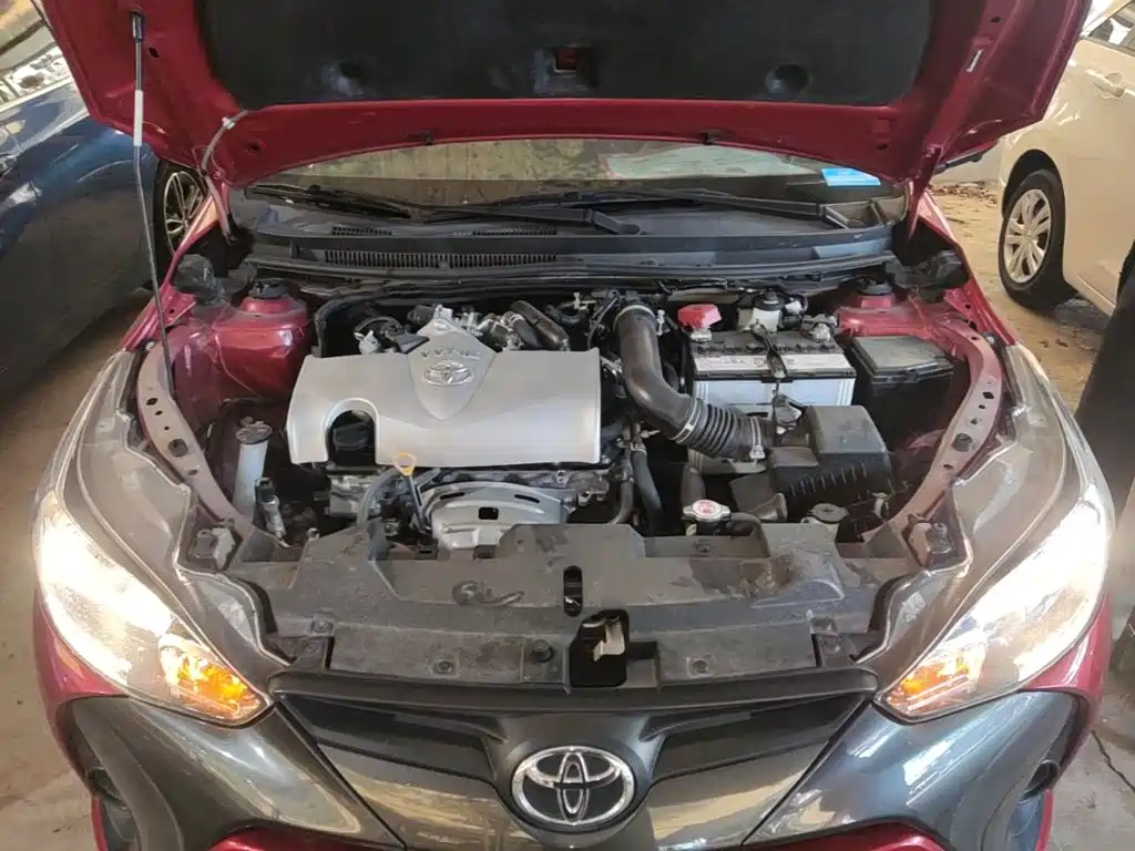 Toyota Yaris L — фото 20