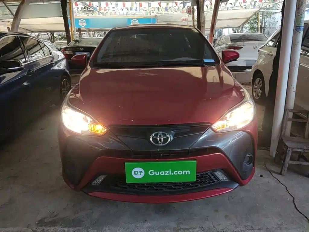 Toyota Yaris L — фото 3