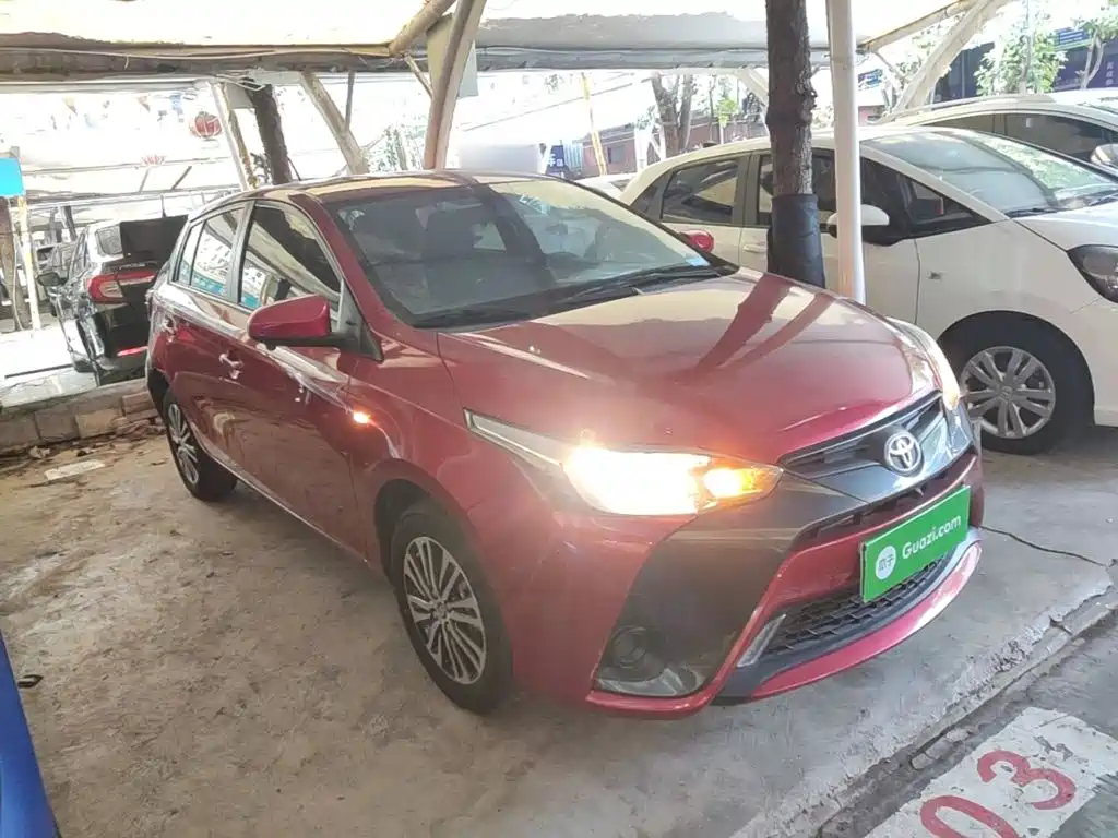 Toyota Yaris L — фото 4
