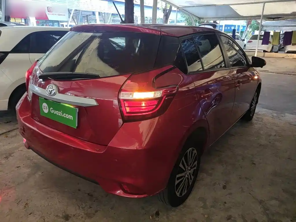 Toyota Yaris L — фото 7
