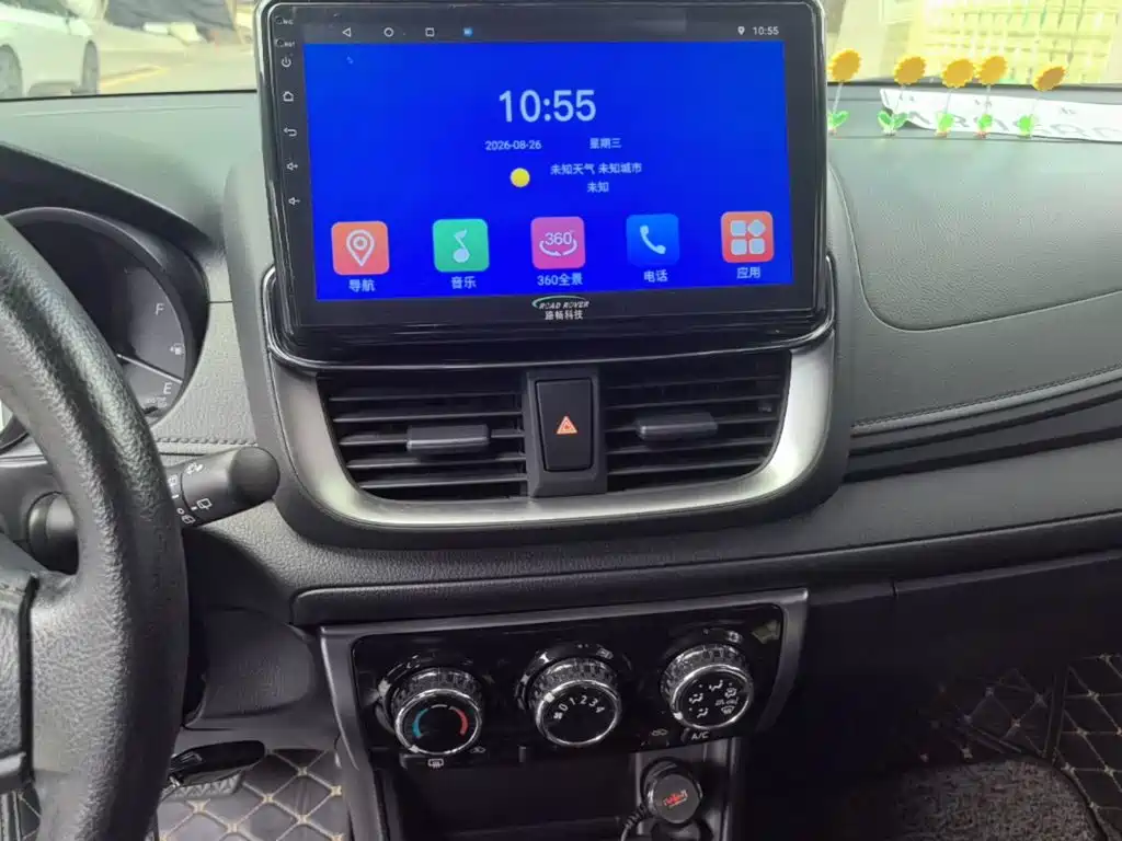 Toyota Yaris L — фото 13