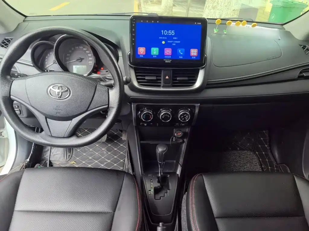 Toyota Yaris L — фото 10
