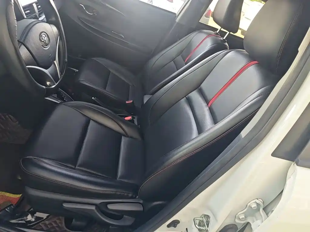 Toyota Yaris L — фото 15