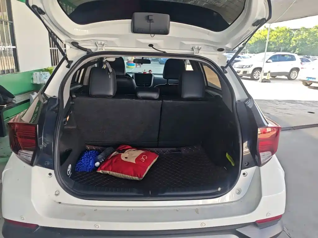 Toyota Yaris L — фото 19