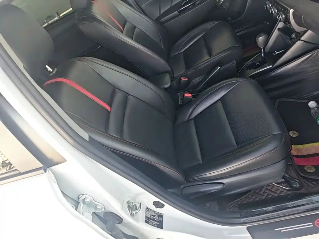 Toyota Yaris L — фото 25