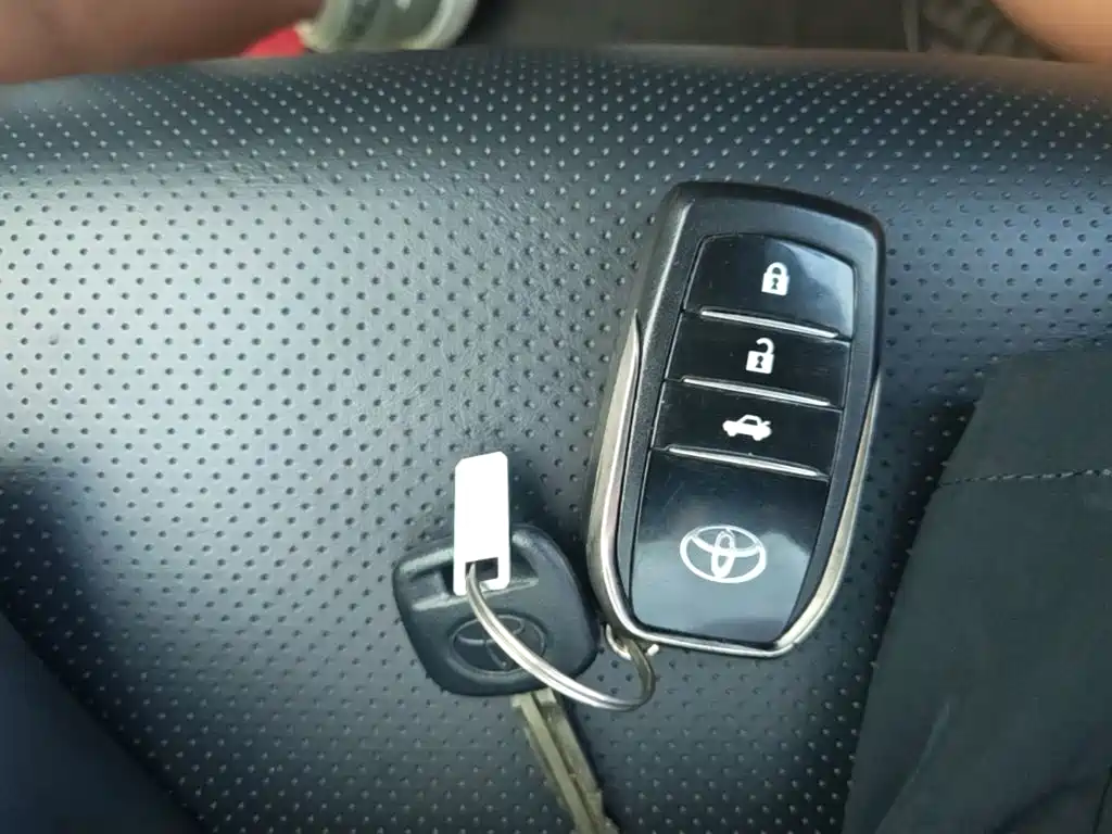 Toyota Yaris L — фото 9