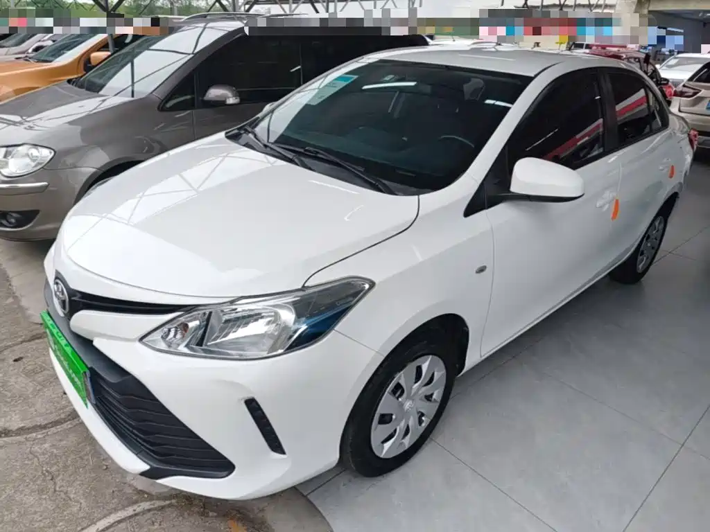 Toyota Vios — фото 2