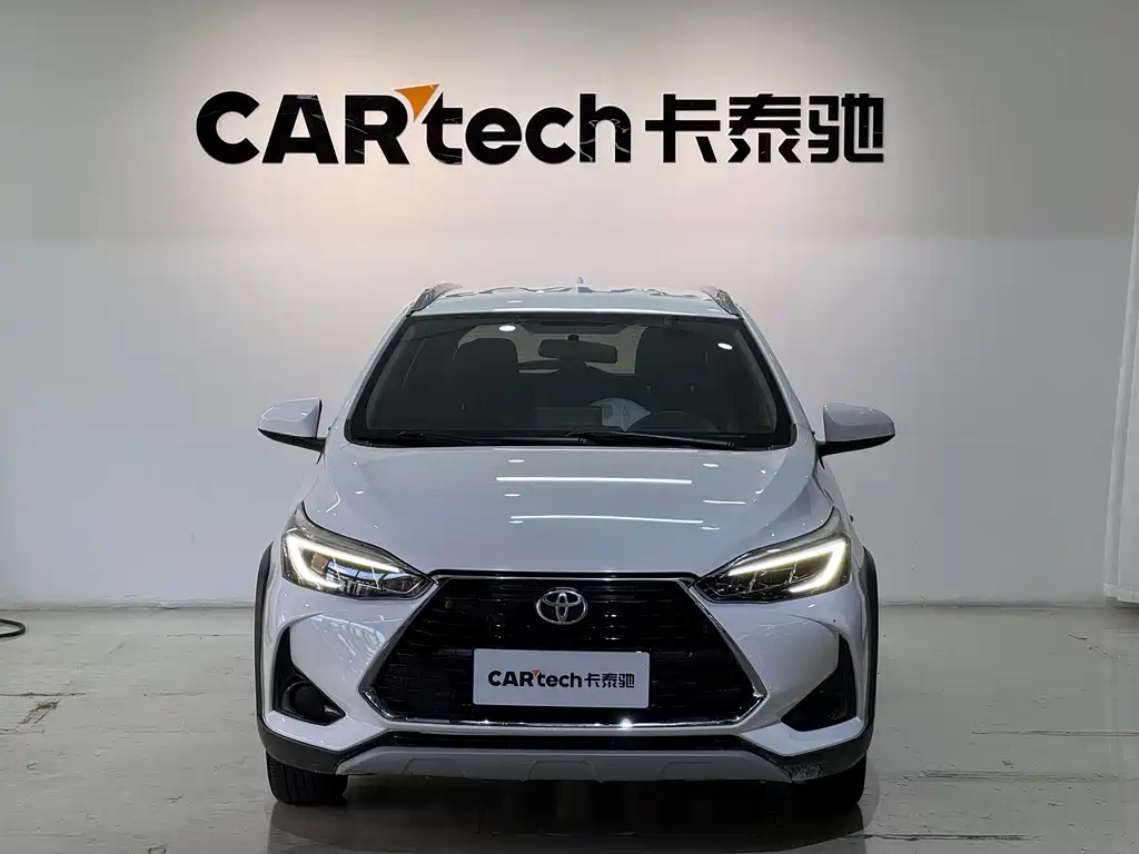 Toyota Yaris L — фото 2