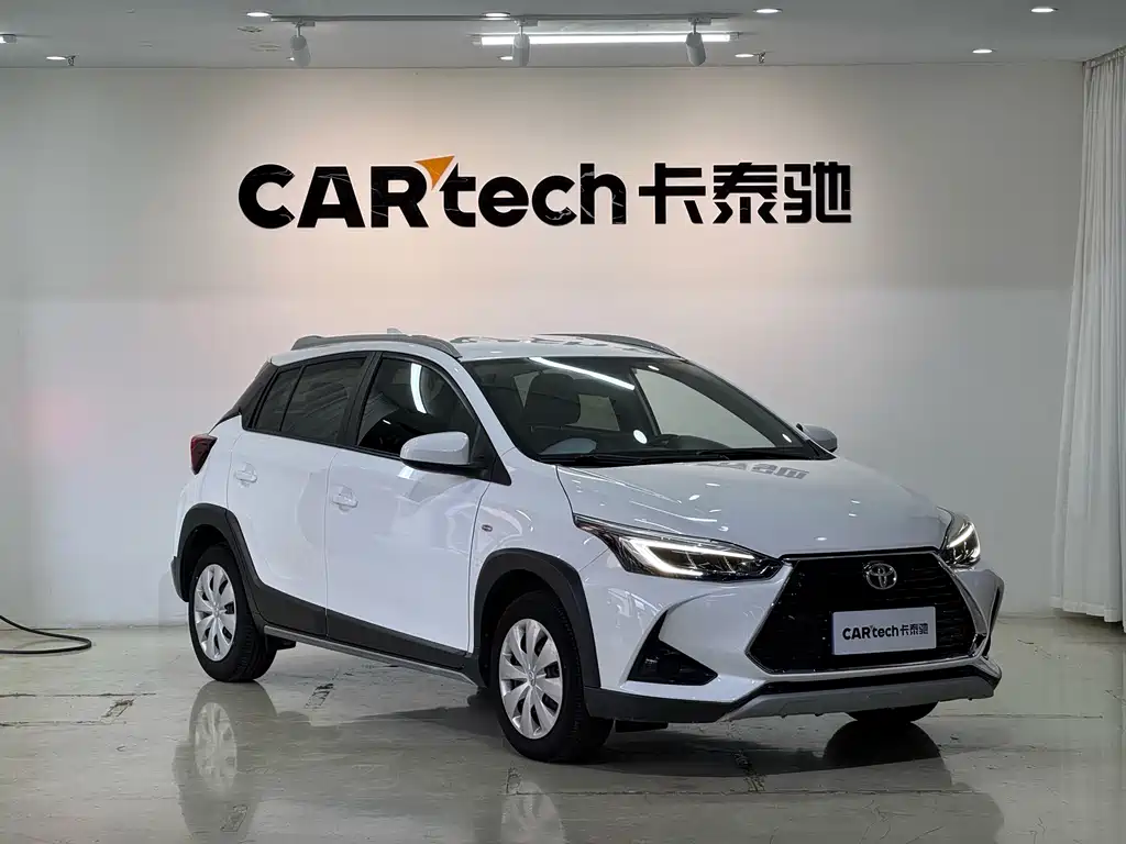 Toyota Yaris L — фото 3