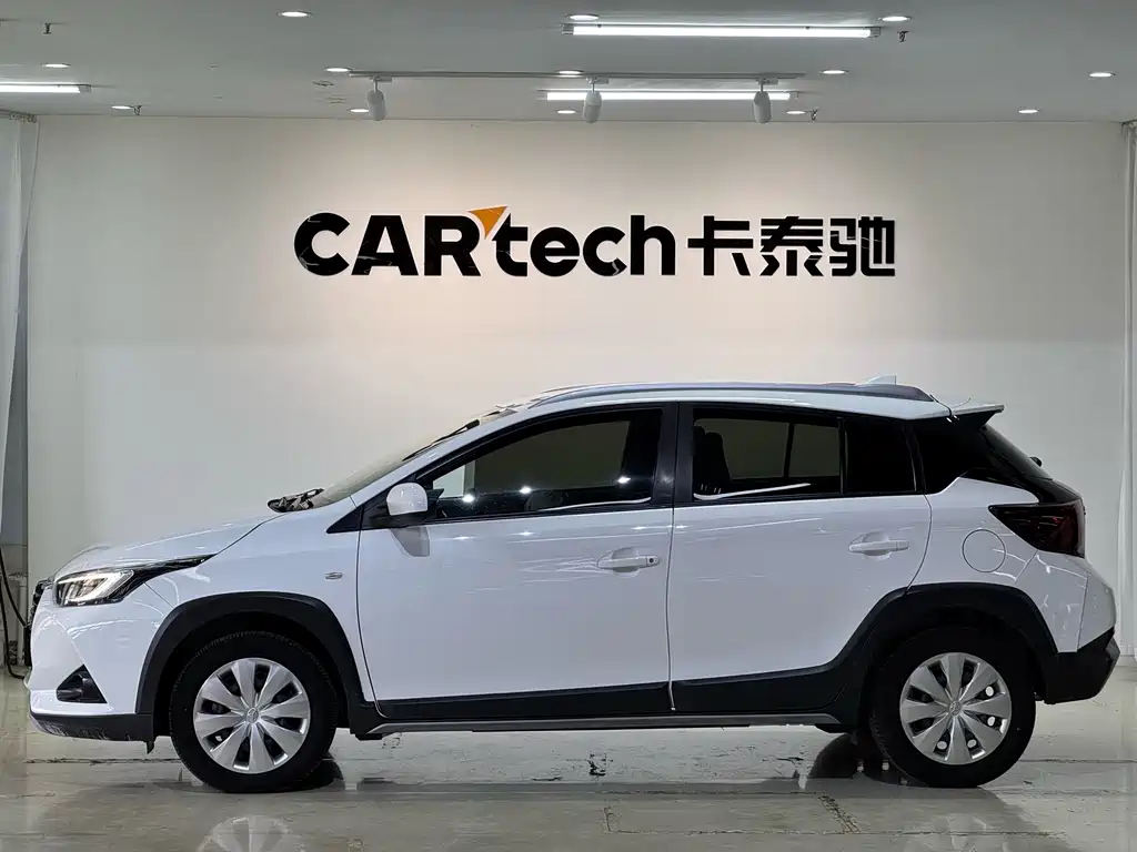 Toyota Yaris L — фото 7