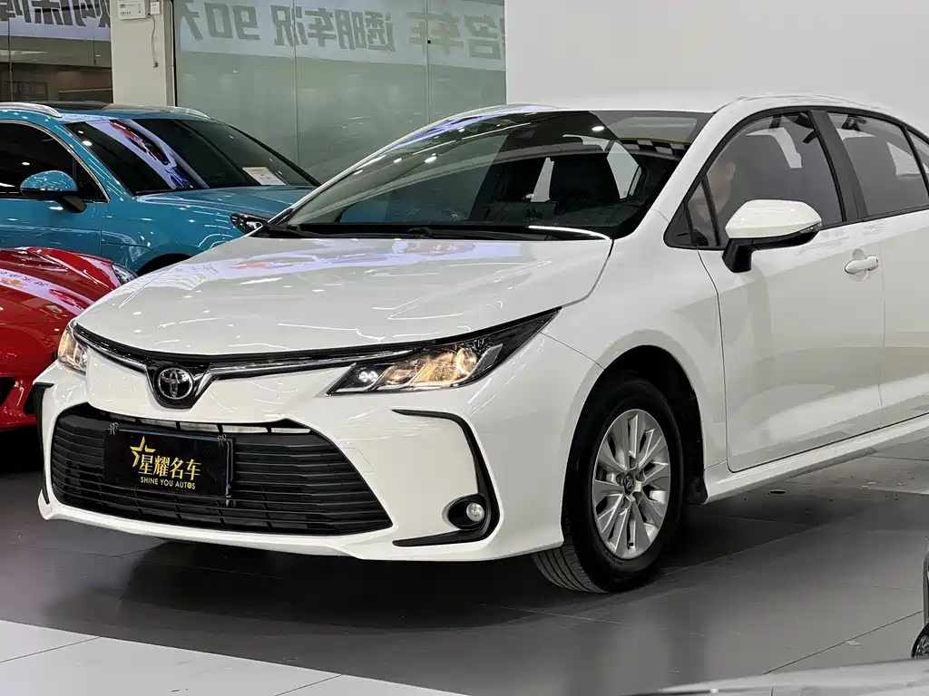 Toyota Corolla — фото 4