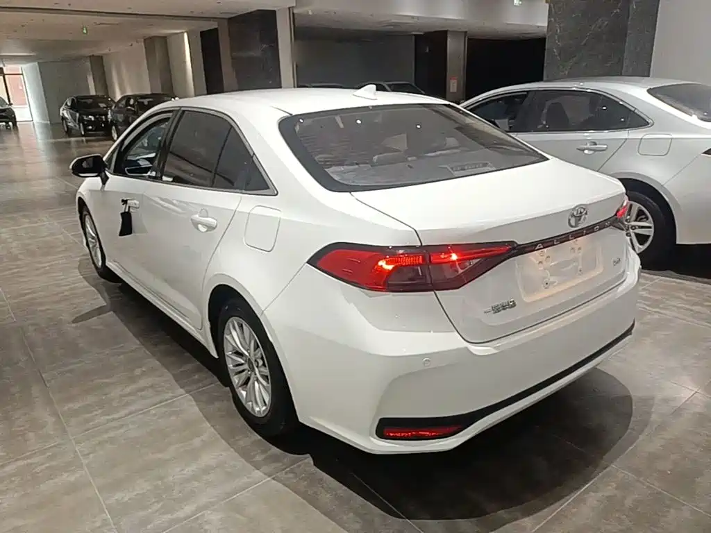 Toyota Allion — фото 5