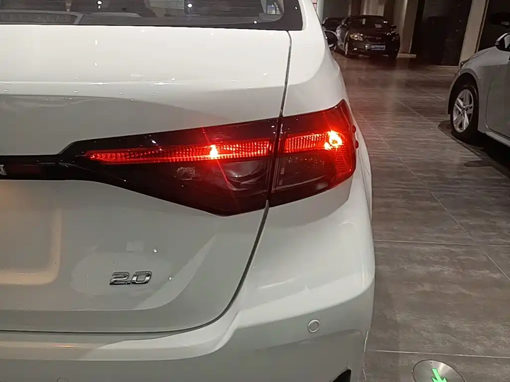 Toyota Allion — фото 8
