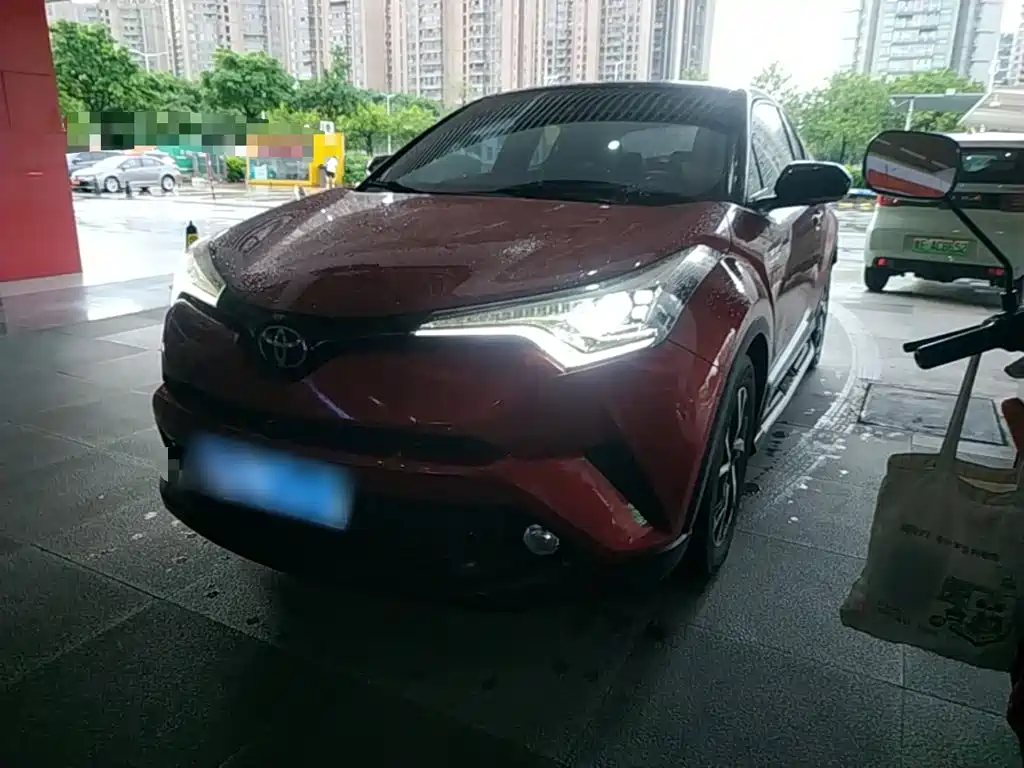 Toyota C-HR — фото 2