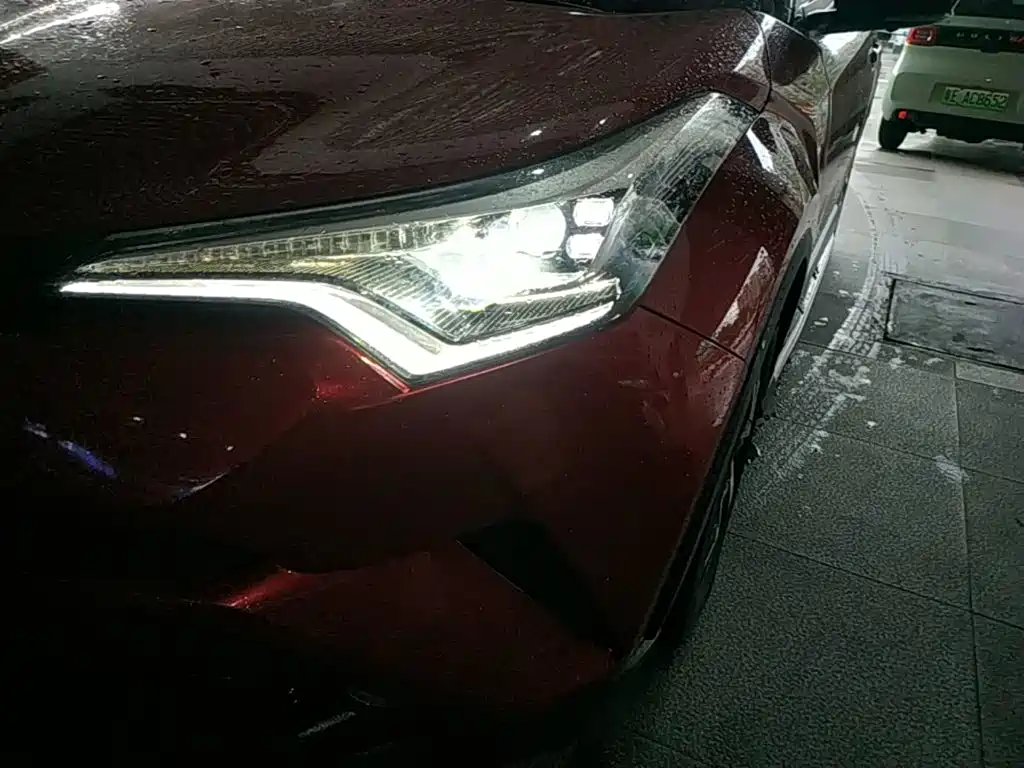Toyota C-HR — фото 24